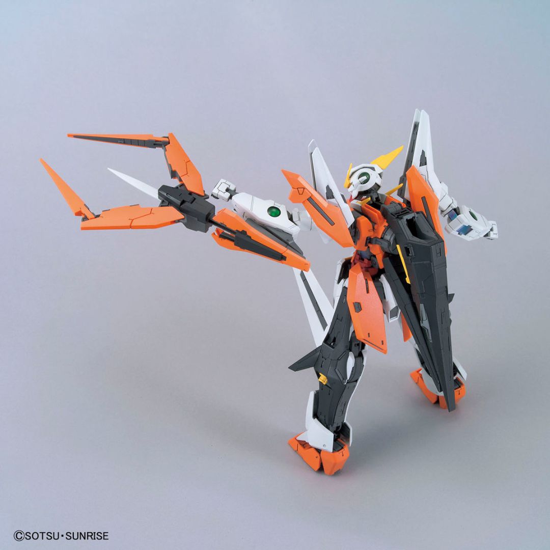 Bandai MG 1/100 GN-003 Gundam Kyrios