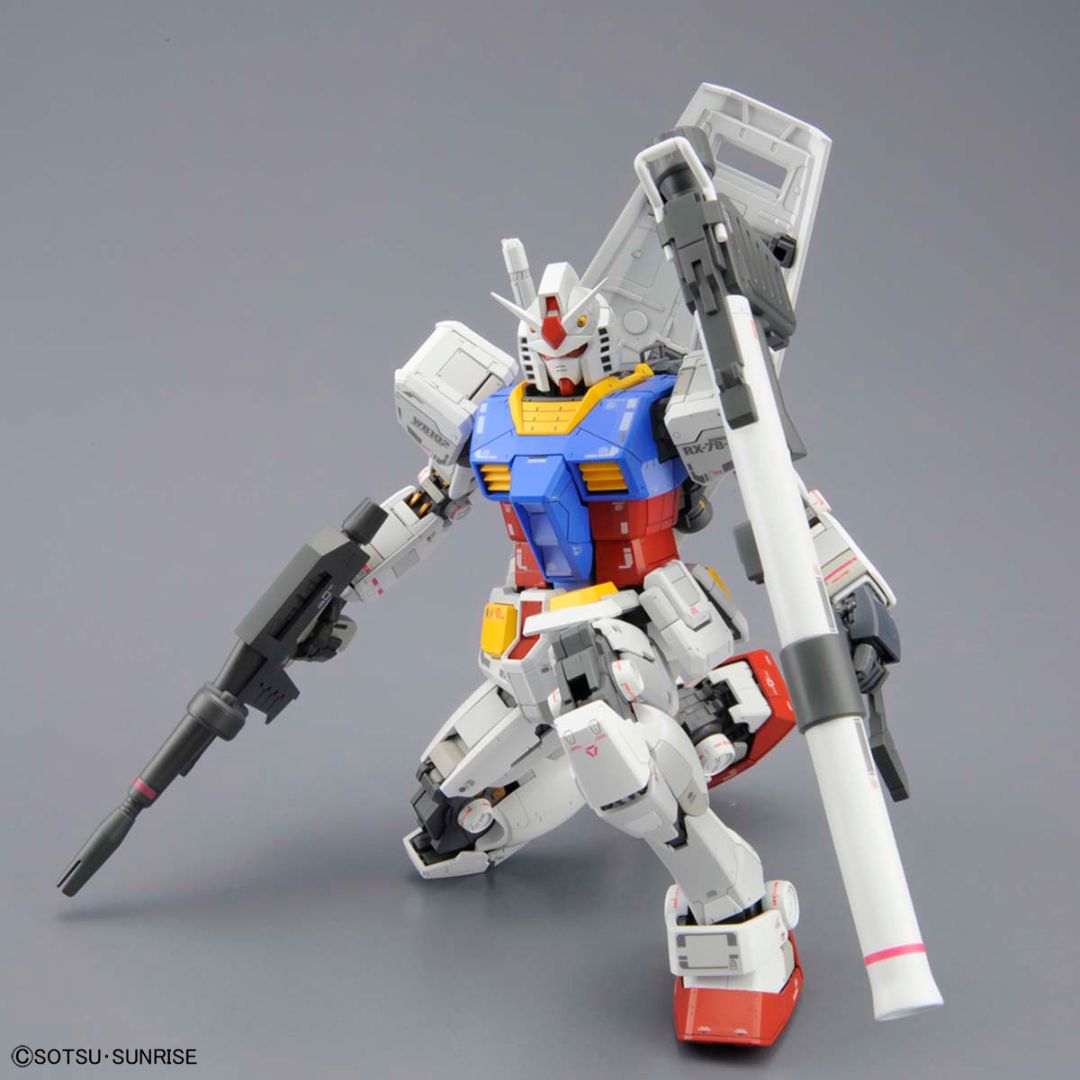 Bandai MG 1/100 RX-78-2 Gundam Ver 3.0