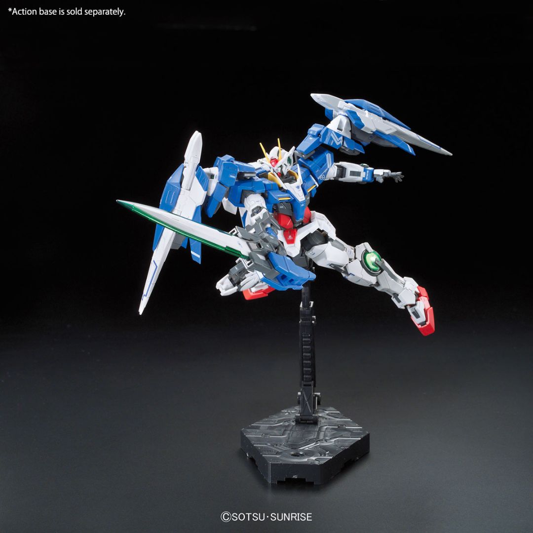 Bandai RG 1/144 No.18 Gundam OO Raiser + GNR 010