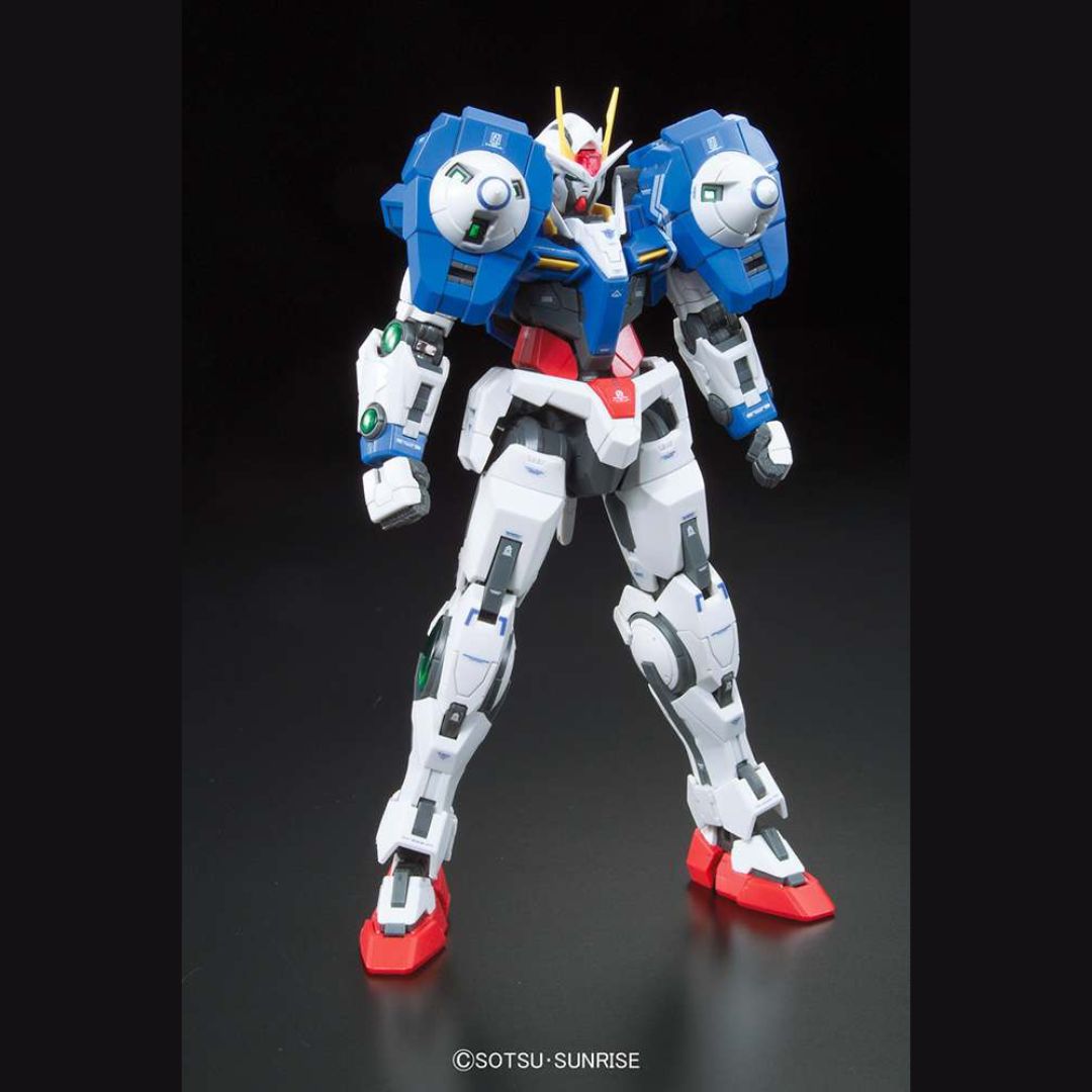 Bandai RG 1/144 No.18 Gundam OO Raiser + GNR 010