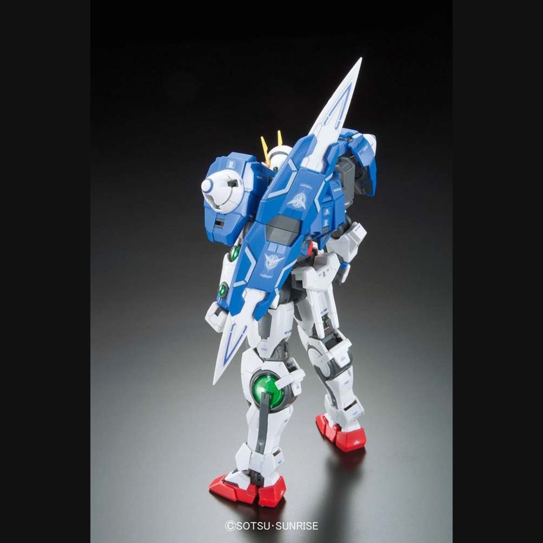 Bandai RG 1/144 No.18 Gundam OO Raiser + GNR 010