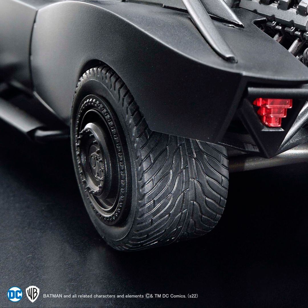 Bandai 1/35 Batmobile (Batman Ver) Model Kit