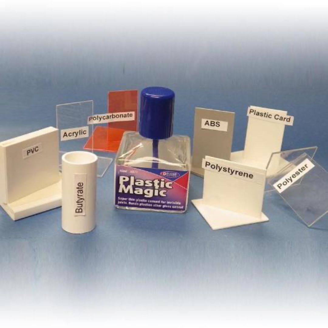 Deluxe Materials AD77 Plastic Magic Box 40ml
