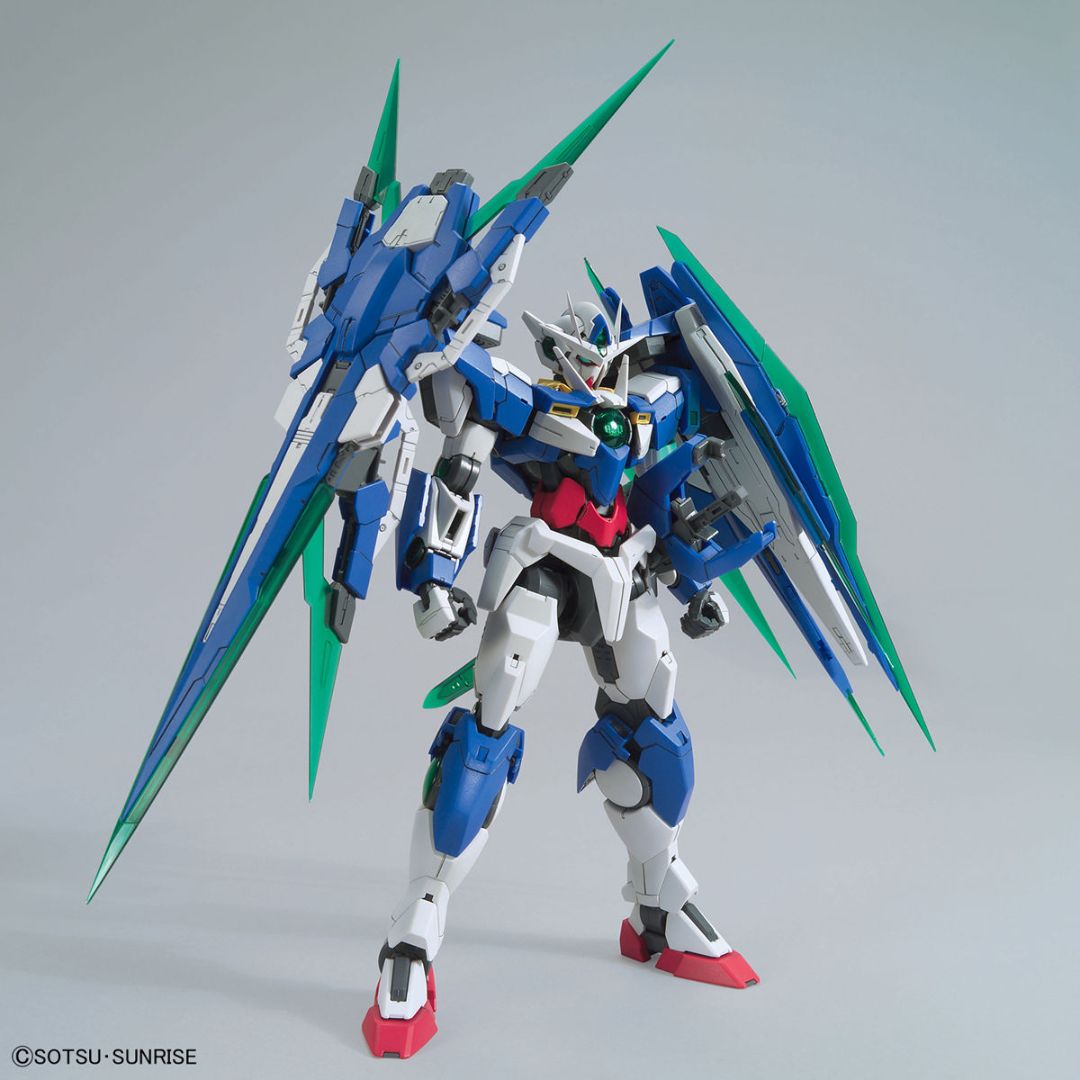 Bandai MG 1/100 00 QAN[T] FULL SABER