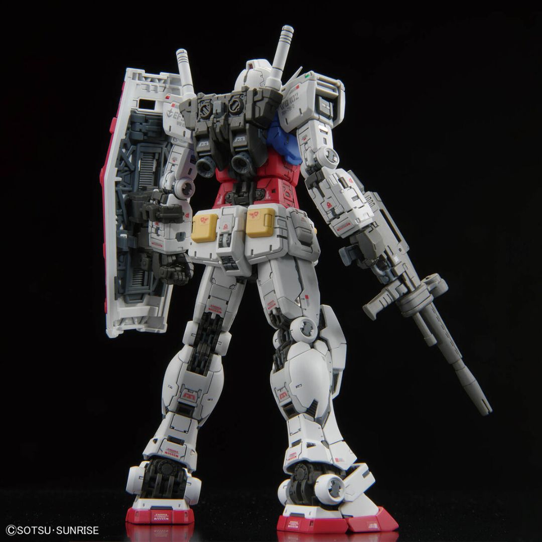 Bandai RG 1/144 No.40 RX-78-2 GUNDAM Ver. 2.0