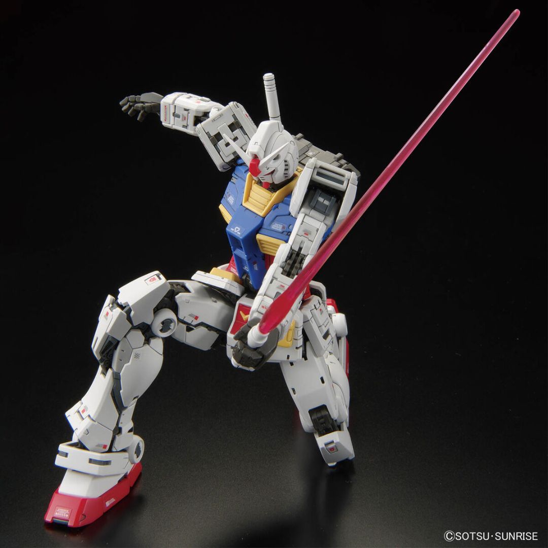 Bandai RG 1/144 No.40 RX-78-2 GUNDAM Ver. 2.0