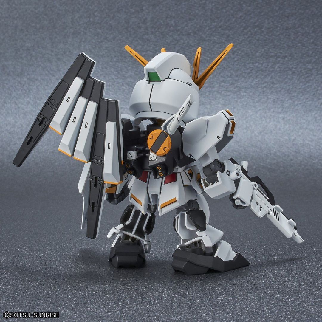 Bandai SD Gundam Ex-Standard 016 Nu Gundam