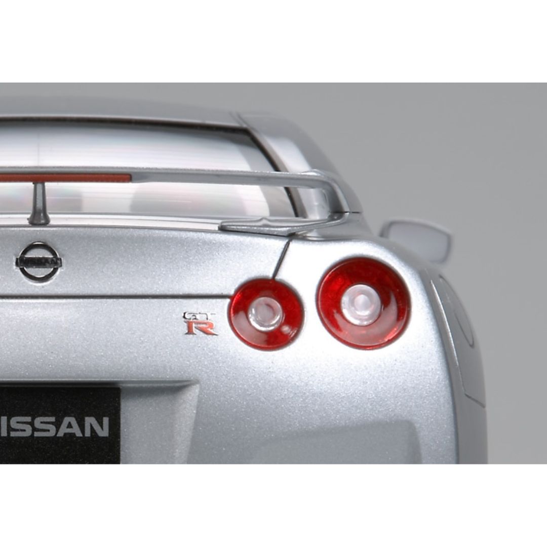 TAMIYA 1/24 NISSAN GT-R 2007 (24300)