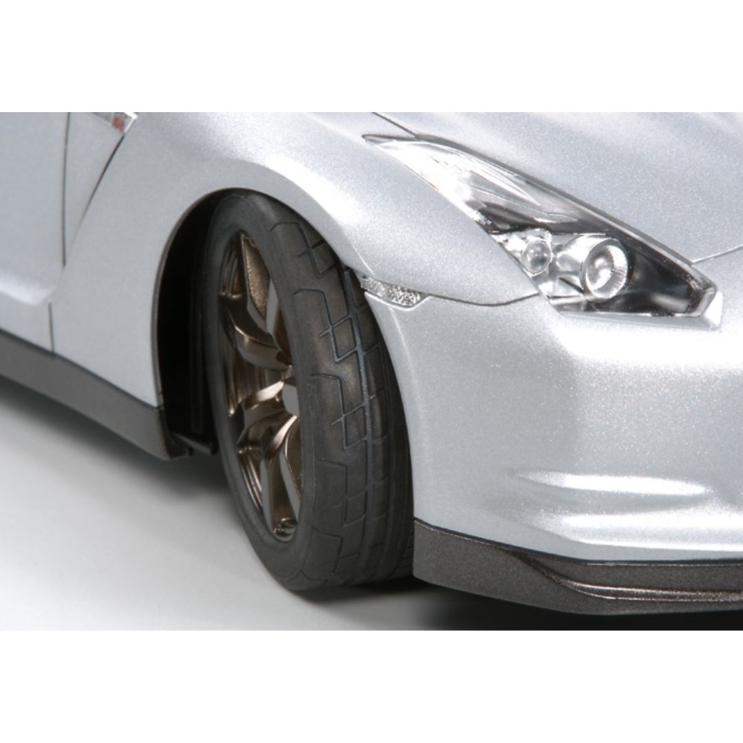 TAMIYA 1/24 NISSAN GT-R 2007 (24300)